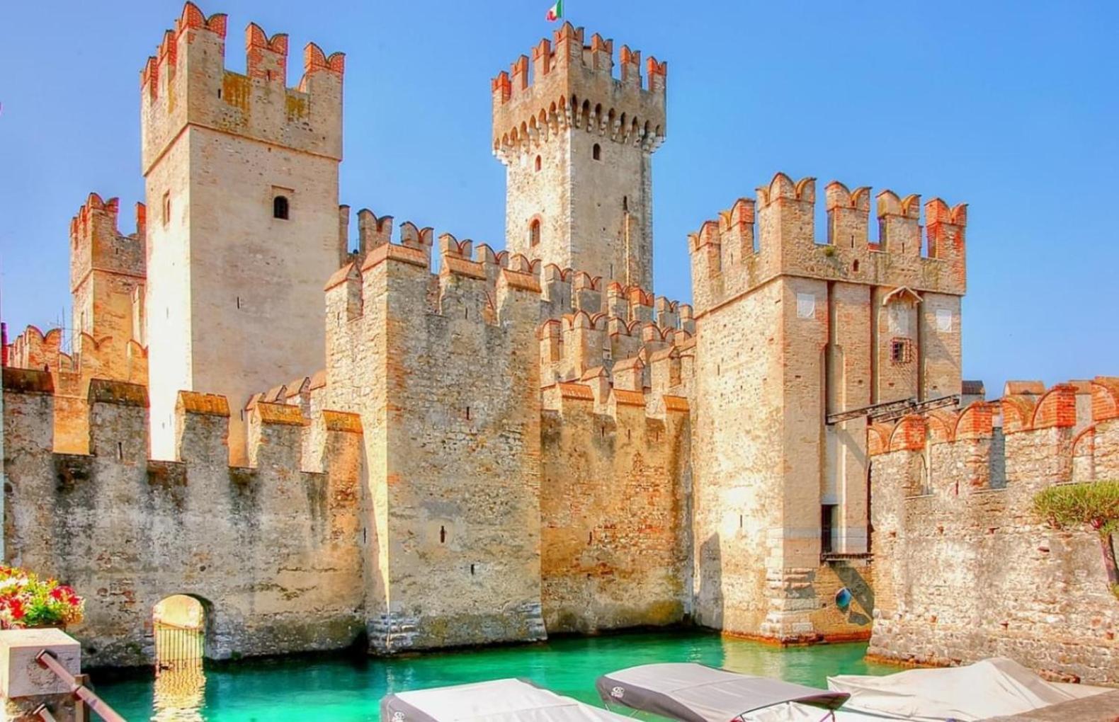 Artemide Apartment - A Soli 150M Dal Lago Di Garda Sirmione Exterior photo