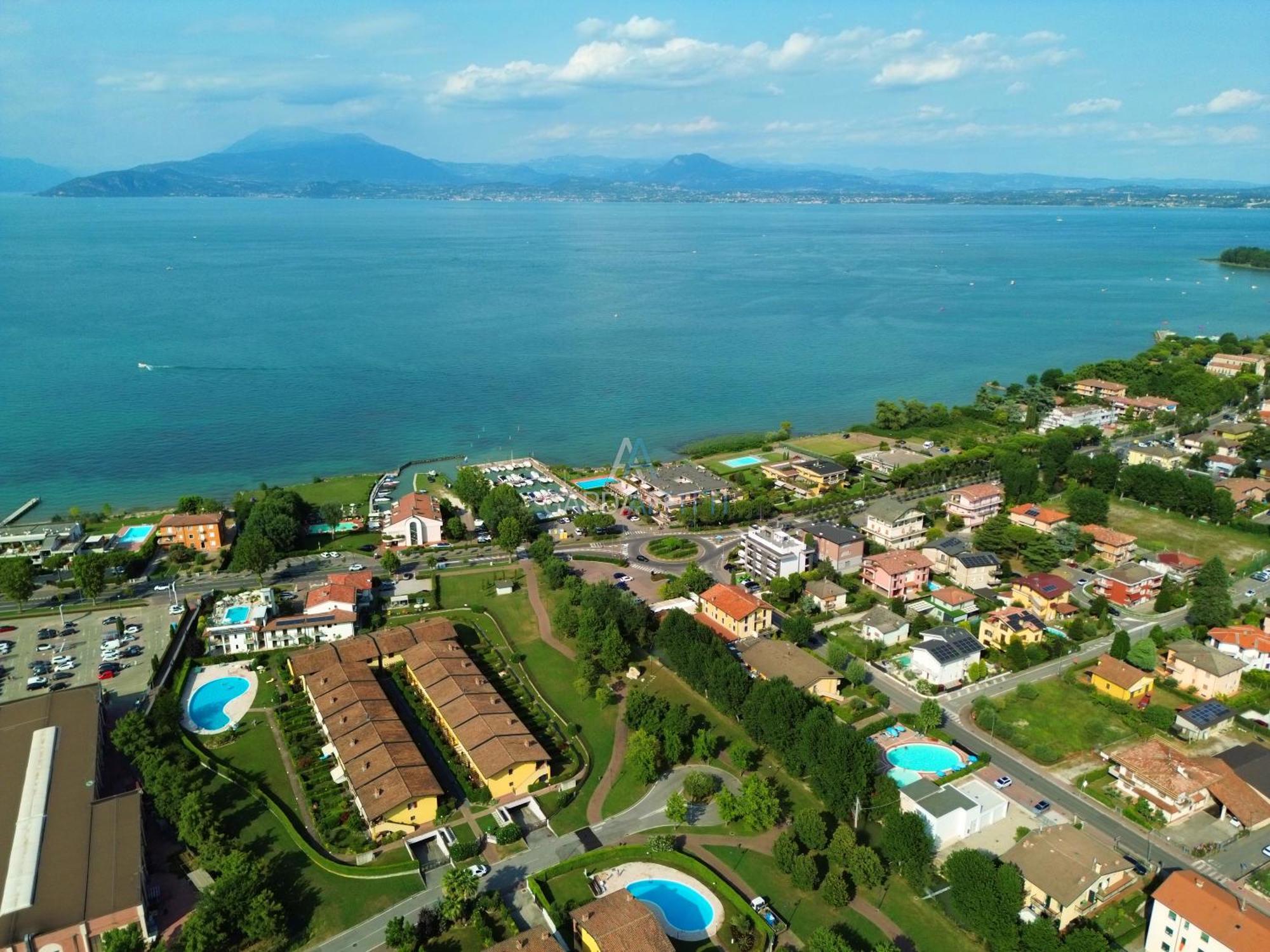 Artemide Apartment - A Soli 150M Dal Lago Di Garda Sirmione Exterior photo
